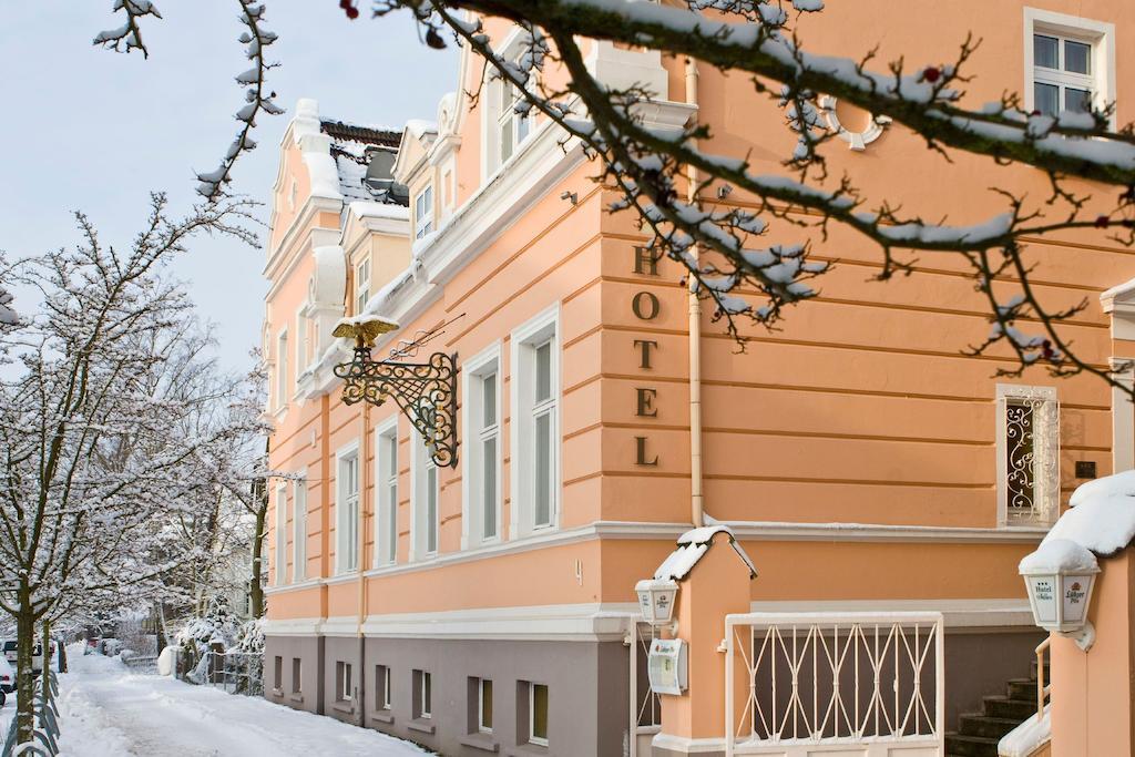 Hotel Adler Грайфсвальд Экстерьер фото